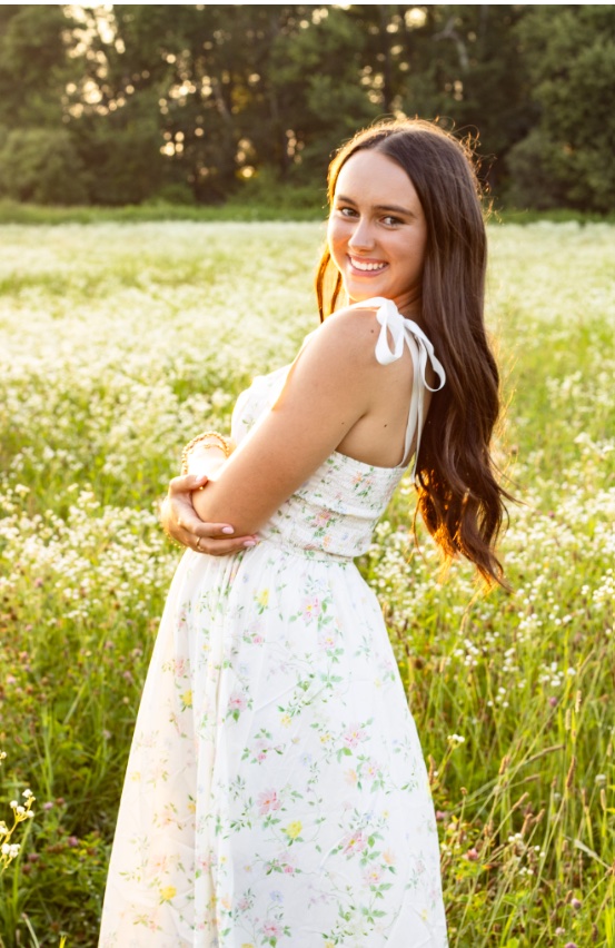 Ava during her senior session